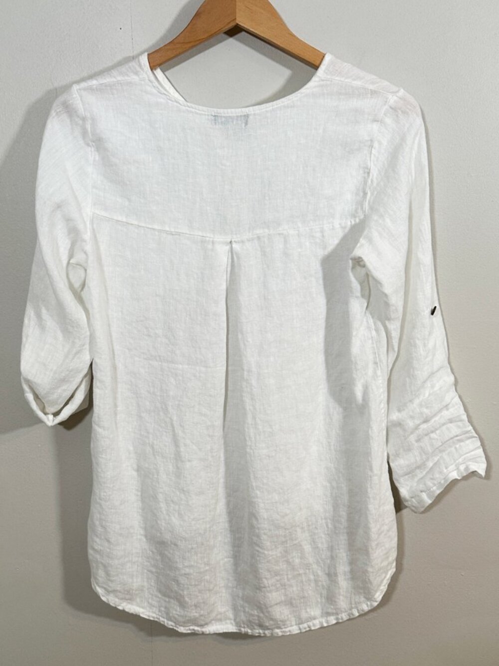 EUC 100% Linen Terzo Millennio Blouse Women's Small White Roll Tab Sleeve Beachy - Picture 8 of 10